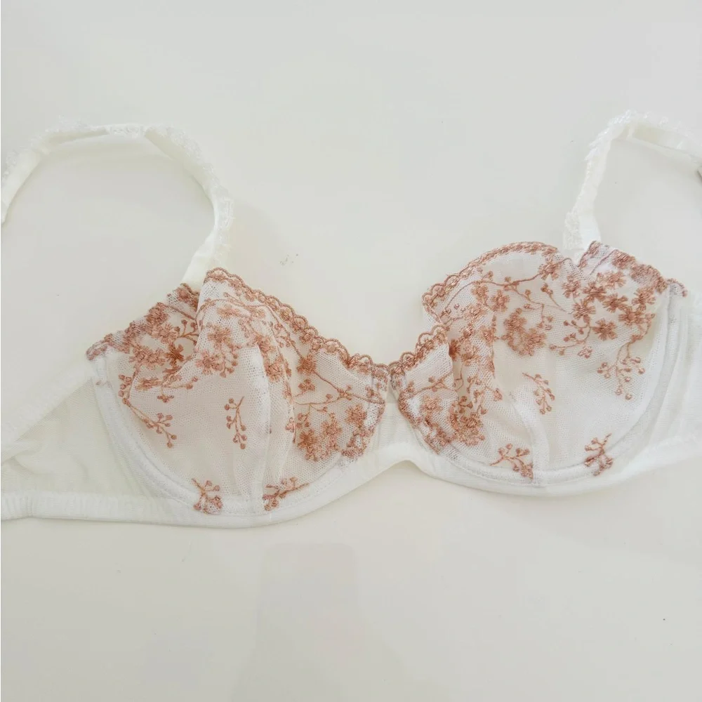 La Perla White and Brown Floral Lace Bra